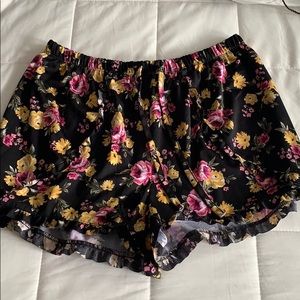 NWOT shorts size xl